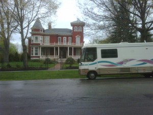 rv in front of stephen kings house